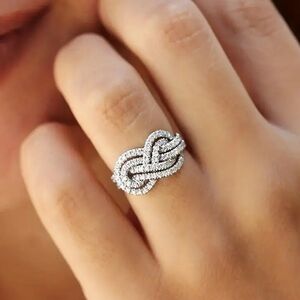 NEW Elegant Silver Knot Ring